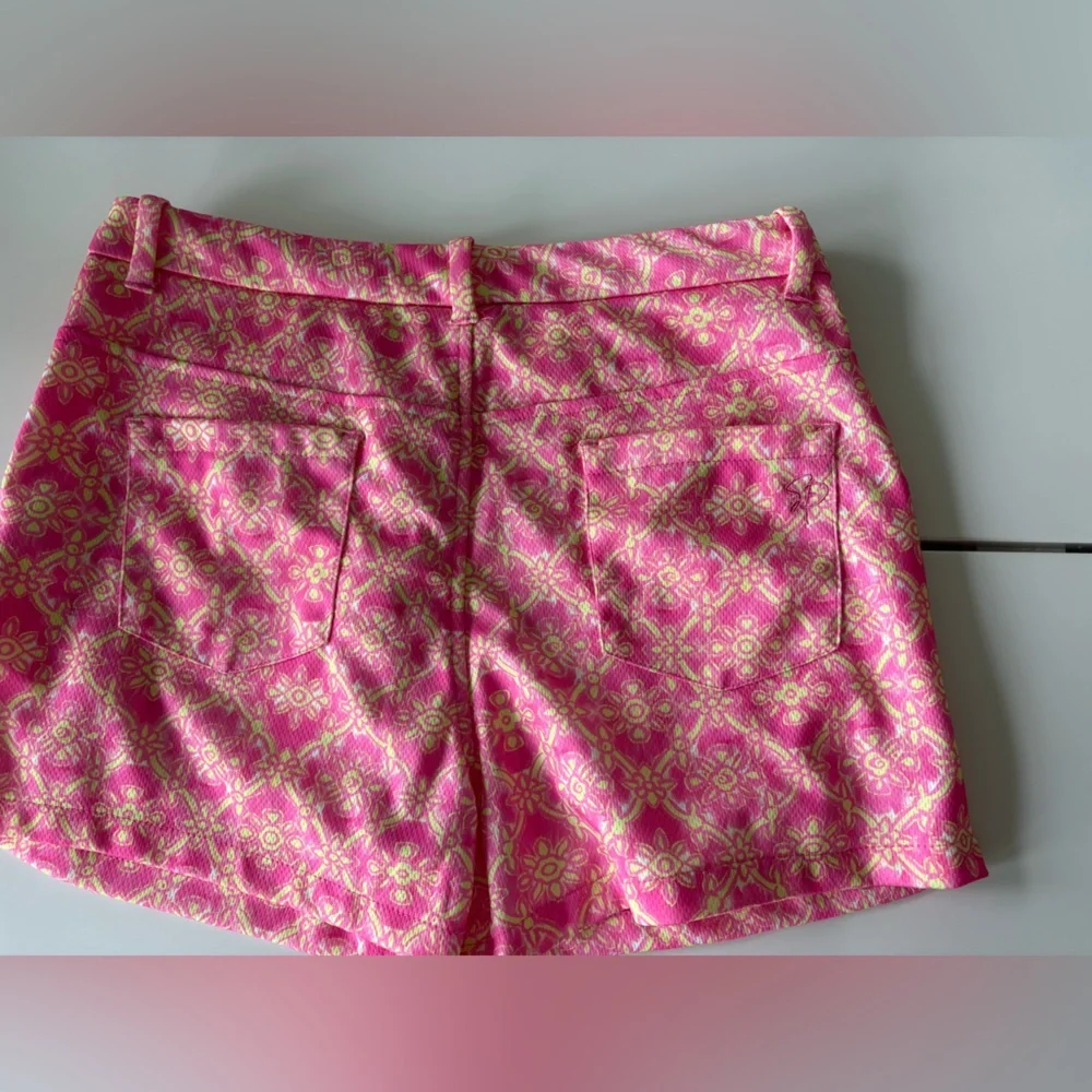 Stella Parker Collection Pink and Cream Patterned Shorts - Picture 2 of 4